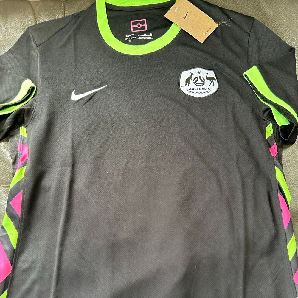 AUSTRALIA National Team Soccer JERSEY Sz Men's M,L,XL or 2XL NWT by Nike - Picture 1 of 4